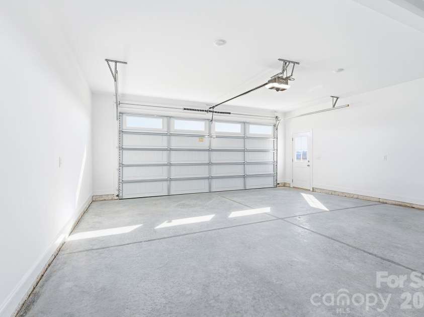 178 Sandpiper Drive, Lexington, NC 27295.  MLS# CAR4343764, YatesRealty ID 3886. 