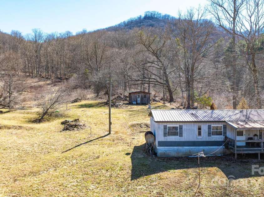 9380 226 Highway, Bakersville, NC 28705.  MLS# CAR4226931, YatesRealty ID 3886. 