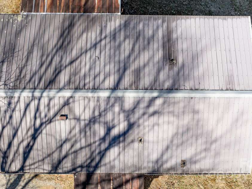 9380 226 Highway, Bakersville, NC 28705.  MLS# CAR4226931, YatesRealty ID 3886. 