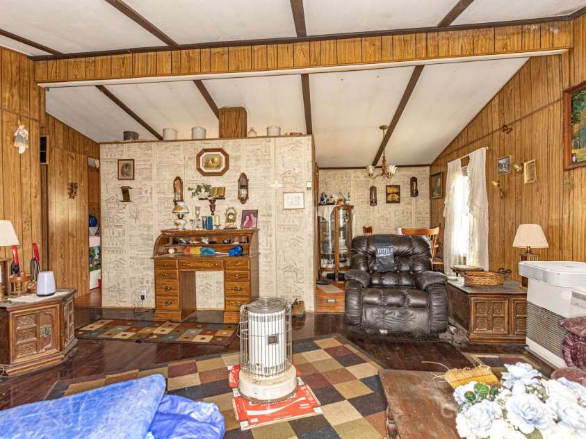 9380 226 Highway, Bakersville, NC 28705.  MLS# CAR4226931, YatesRealty ID 3886. 