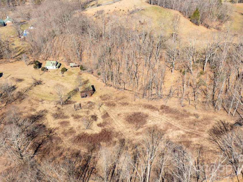 9380 226 Highway, Bakersville, NC 28705.  MLS# CAR4226931, YatesRealty ID 3886. 