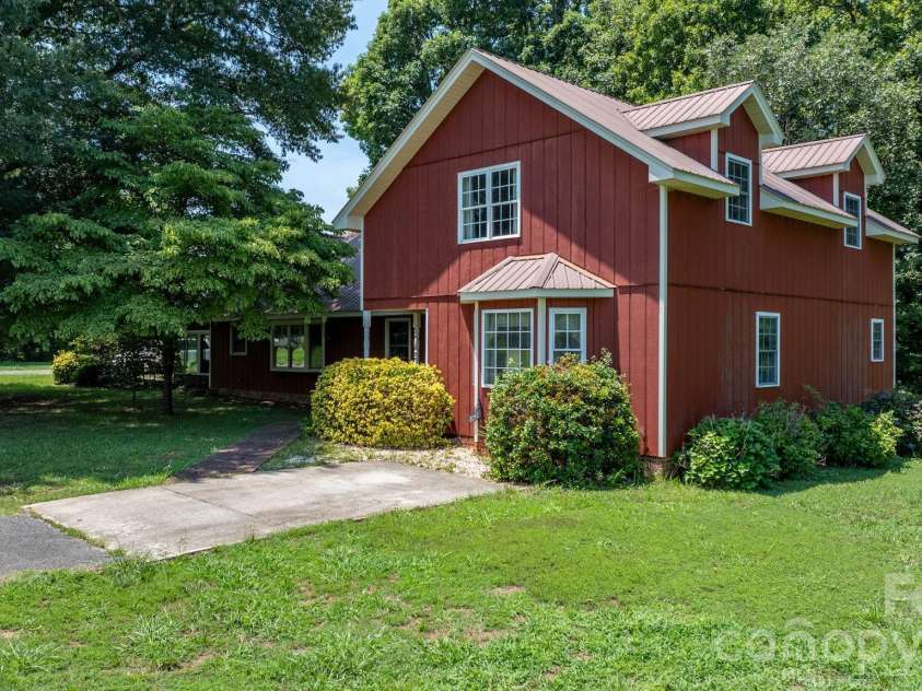 2097 Hermit Trail, Newton, NC 28658.  MLS# CAR4405560, YatesRealty ID 38861. 