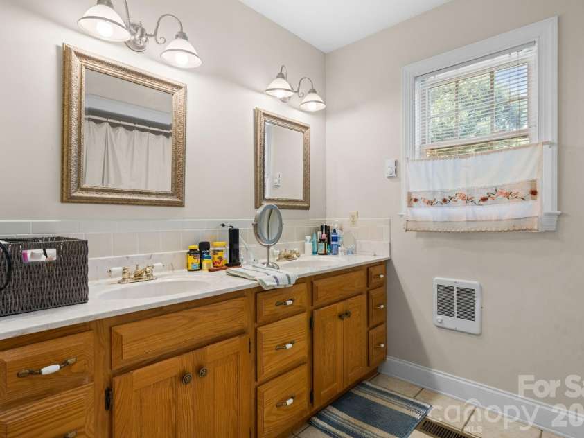 2097 Hermit Trail, Newton, NC 28658.  MLS# CAR4405560, YatesRealty ID 38861. 