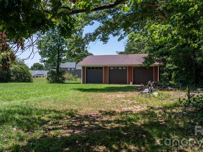 2097 Hermit Trail, Newton, NC 28658.  MLS# CAR4405560, YatesRealty ID 38861. 