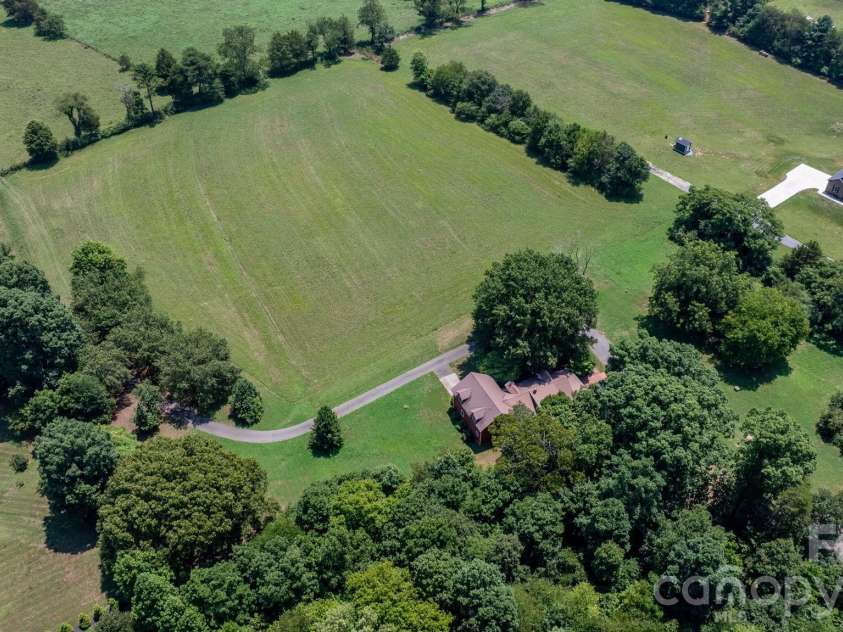 2097 Hermit Trail, Newton, NC 28658.  MLS# CAR4405560, YatesRealty ID 38861. 