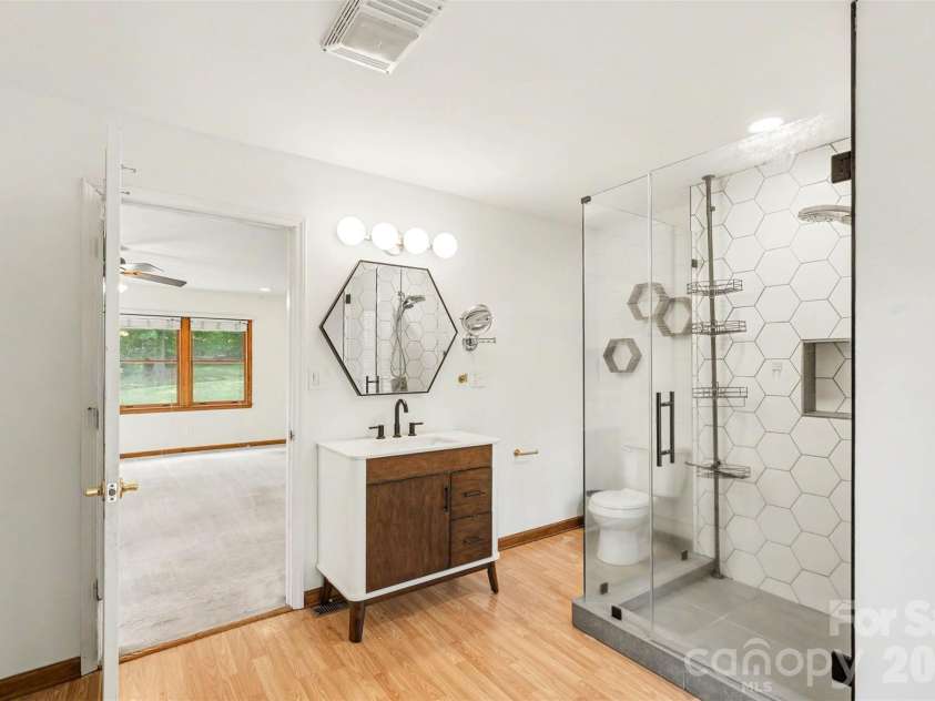 3608 Cowboy Lane, Charlotte, NC 28216.  MLS# CAR4406545, YatesRealty ID 38862. 