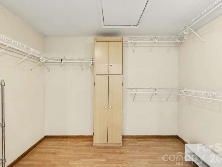 3608 Cowboy Lane, Charlotte, NC 28216.  MLS# CAR4406545, YatesRealty ID 38862. 