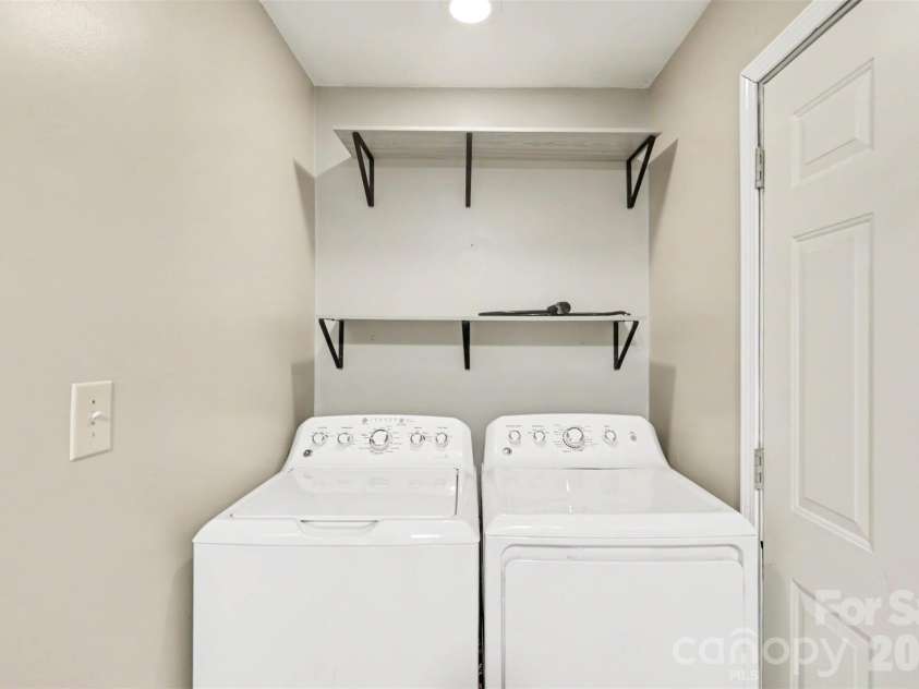 3608 Cowboy Lane, Charlotte, NC 28216.  MLS# CAR4406545, YatesRealty ID 38862. 