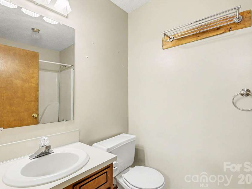 3608 Cowboy Lane, Charlotte, NC 28216.  MLS# CAR4406545, YatesRealty ID 38862. 