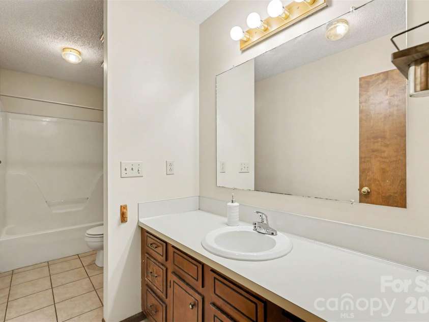 3608 Cowboy Lane, Charlotte, NC 28216.  MLS# CAR4406545, YatesRealty ID 38862. 