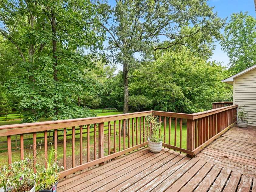 3608 Cowboy Lane, Charlotte, NC 28216.  MLS# CAR4406545, YatesRealty ID 38862. 