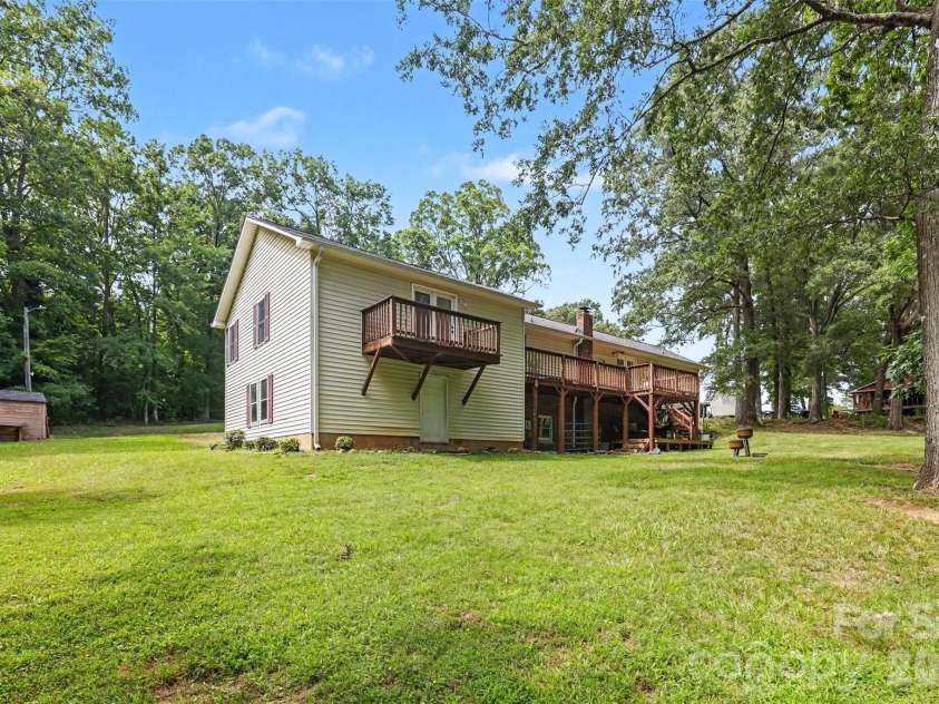 3608 Cowboy Lane, Charlotte, NC 28216.  MLS# CAR4406545, YatesRealty ID 38862. 