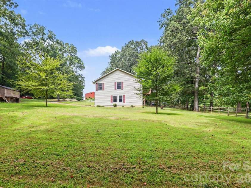 3608 Cowboy Lane, Charlotte, NC 28216.  MLS# CAR4406545, YatesRealty ID 38862. 