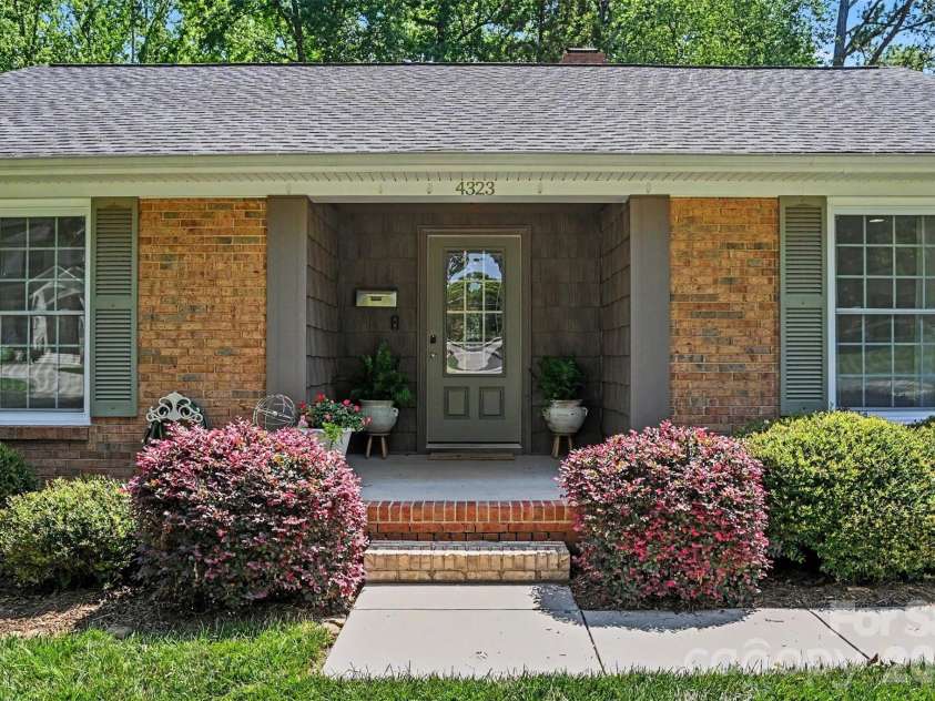 4323 Emory Lane, Charlotte, NC 28211.  MLS# CAR4402642, YatesRealty ID 38863. 