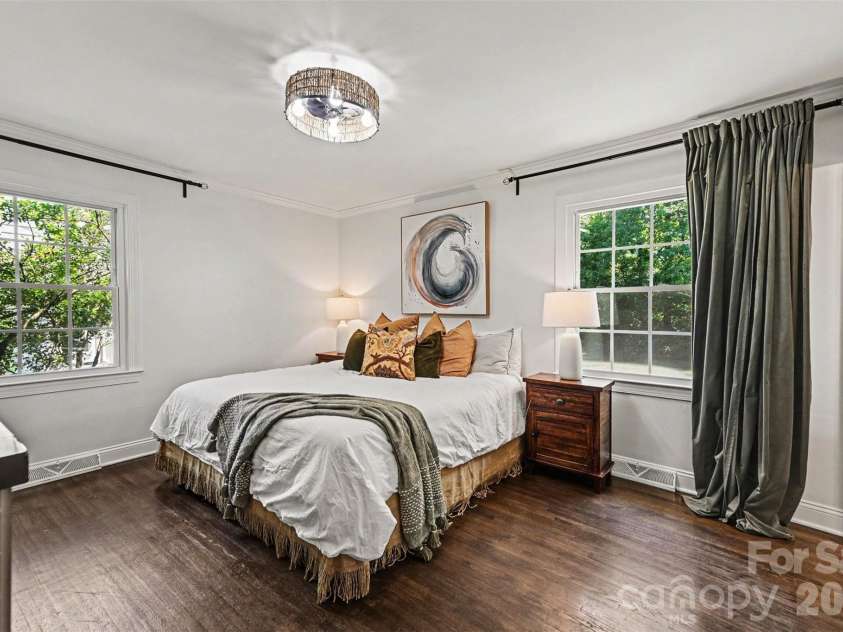 4323 Emory Lane, Charlotte, NC 28211.  MLS# CAR4402642, YatesRealty ID 38863. 