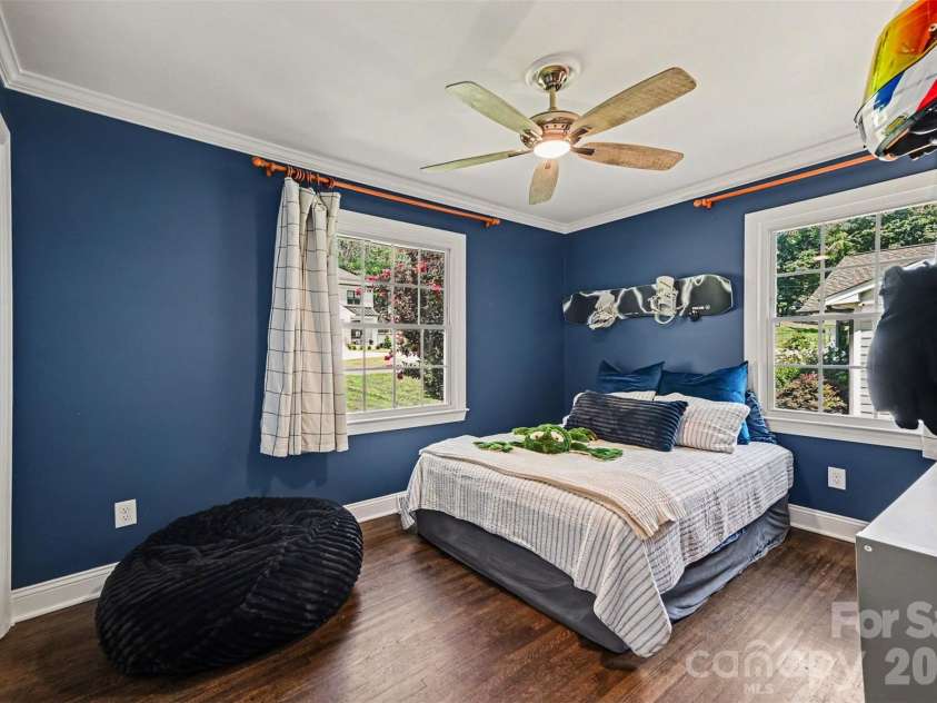 4323 Emory Lane, Charlotte, NC 28211.  MLS# CAR4402642, YatesRealty ID 38863. 