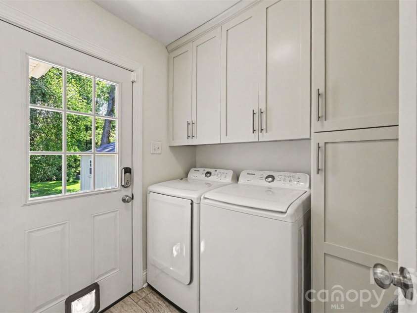 4323 Emory Lane, Charlotte, NC 28211.  MLS# CAR4402642, YatesRealty ID 38863. 