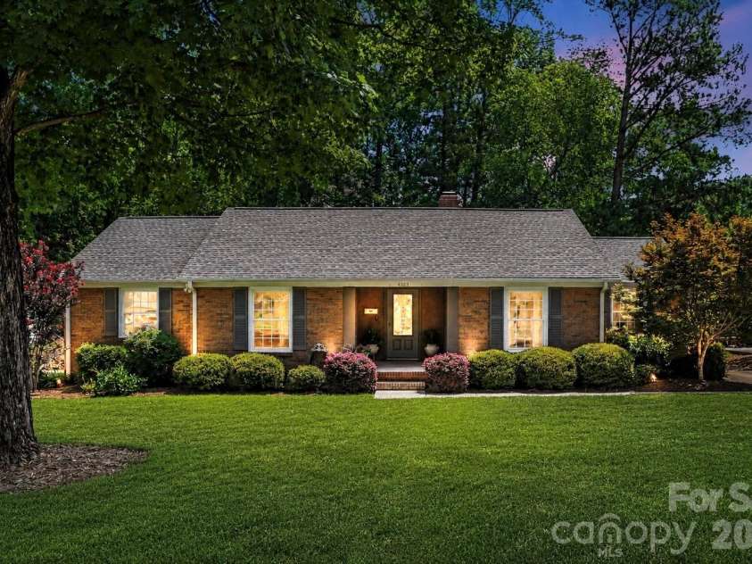 4323 Emory Lane, Charlotte, NC 28211.  MLS# CAR4402642, YatesRealty ID 38863. 