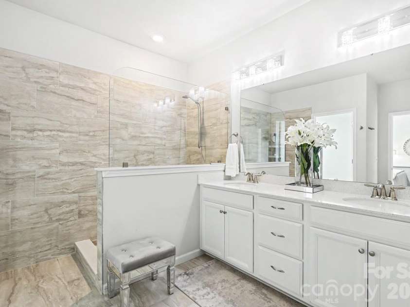 5023 American Bittern Lane, Charlotte, NC 28214.  MLS# CAR4394440, YatesRealty ID 38867. 