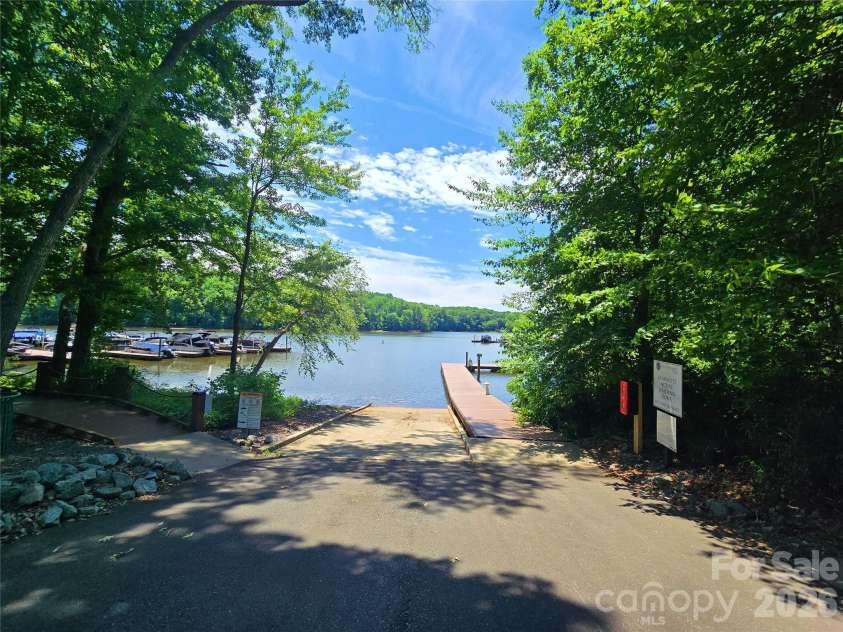 5023 American Bittern Lane, Charlotte, NC 28214.  MLS# CAR4394440, YatesRealty ID 38867. 