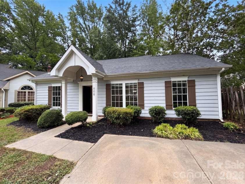 4808 Pennant Place, Charlotte, NC 28212.  MLS# CAR4379583, YatesRealty ID 38870. 