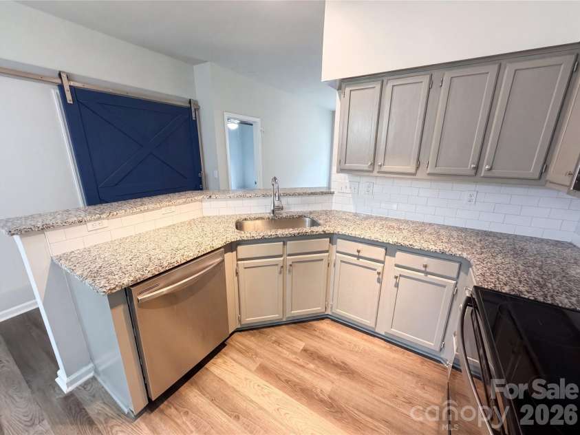 4808 Pennant Place, Charlotte, NC 28212.  MLS# CAR4379583, YatesRealty ID 38870. 