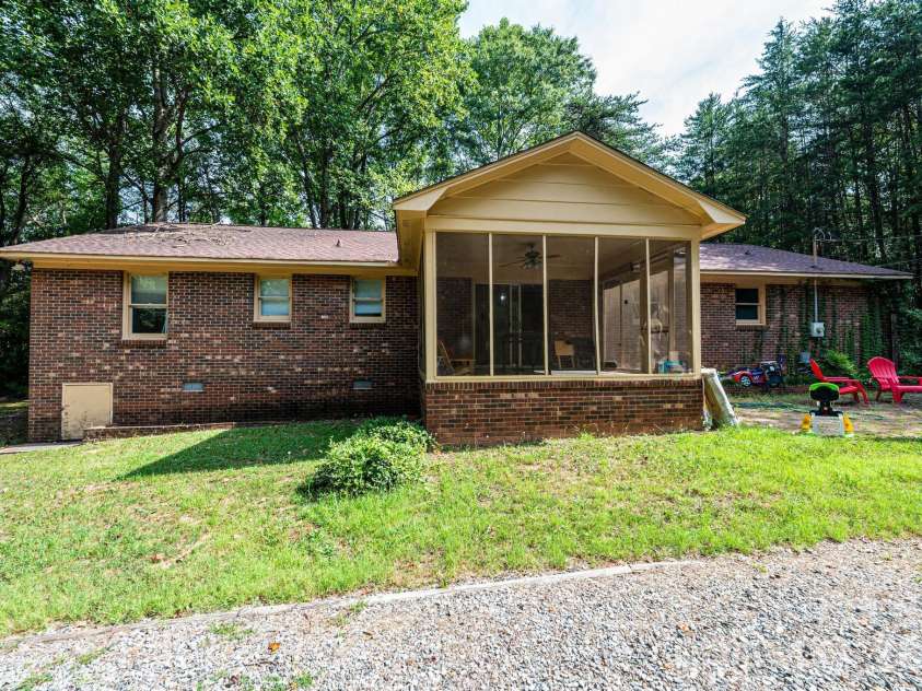 1113 Ponderosa Road, Lincolnton, NC 28092.  MLS# CAR4405562, YatesRealty ID 38871. 