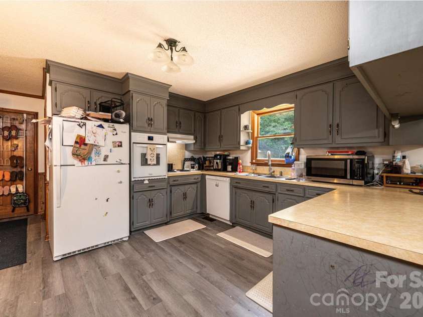 1113 Ponderosa Road, Lincolnton, NC 28092.  MLS# CAR4405562, YatesRealty ID 38871. 