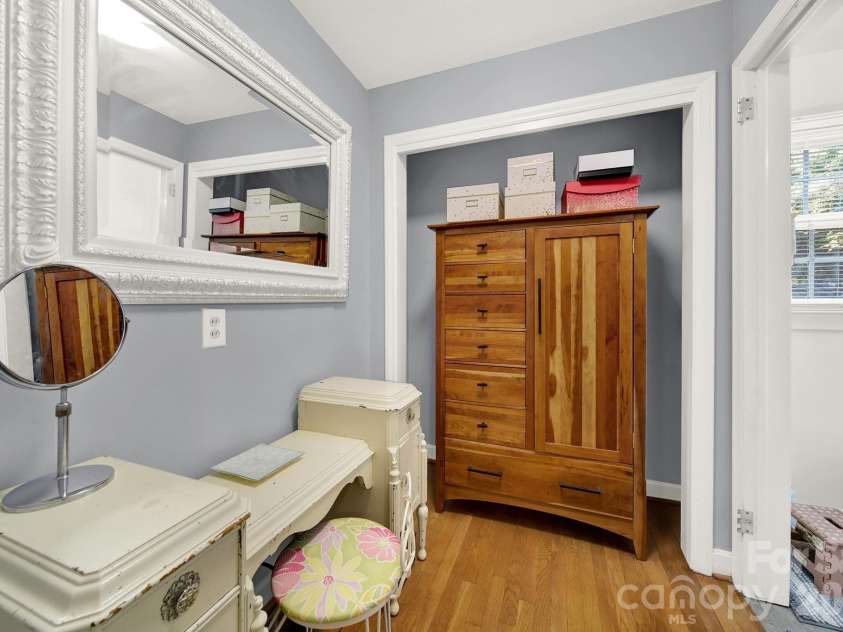 2311 Laurelwood Circle, Charlotte, NC 28214.  MLS# CAR4401523, YatesRealty ID 38874. 