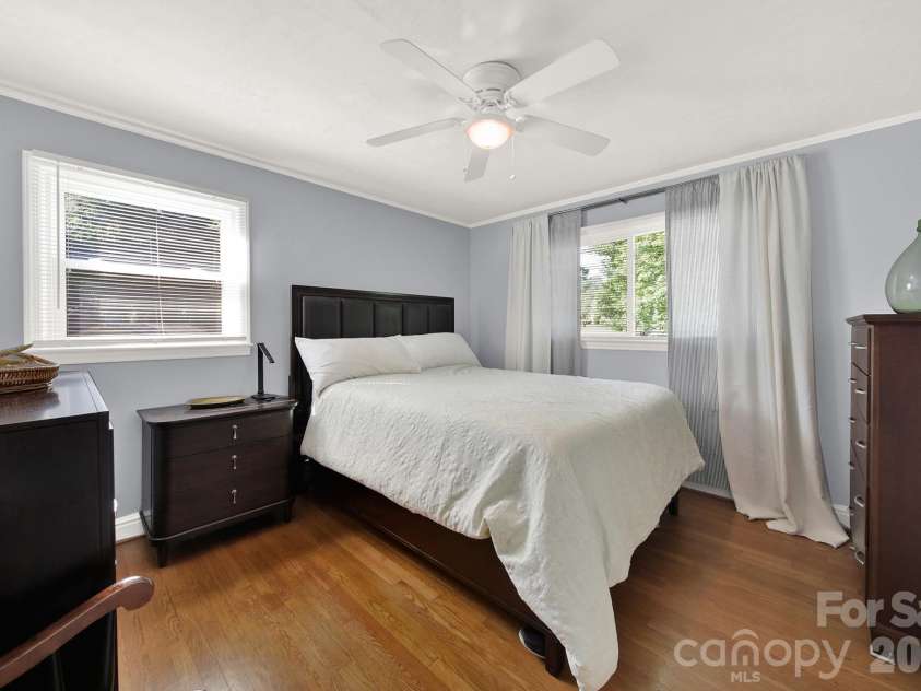 2311 Laurelwood Circle, Charlotte, NC 28214.  MLS# CAR4401523, YatesRealty ID 38874. 