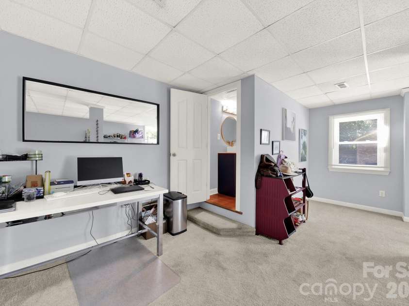 2311 Laurelwood Circle, Charlotte, NC 28214.  MLS# CAR4401523, YatesRealty ID 38874. 