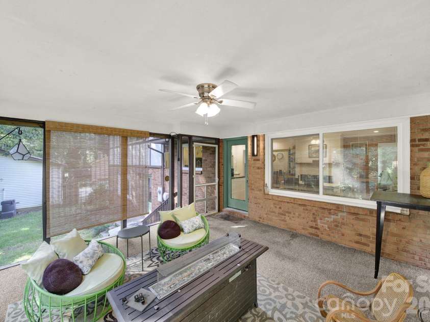 2311 Laurelwood Circle, Charlotte, NC 28214.  MLS# CAR4401523, YatesRealty ID 38874. 