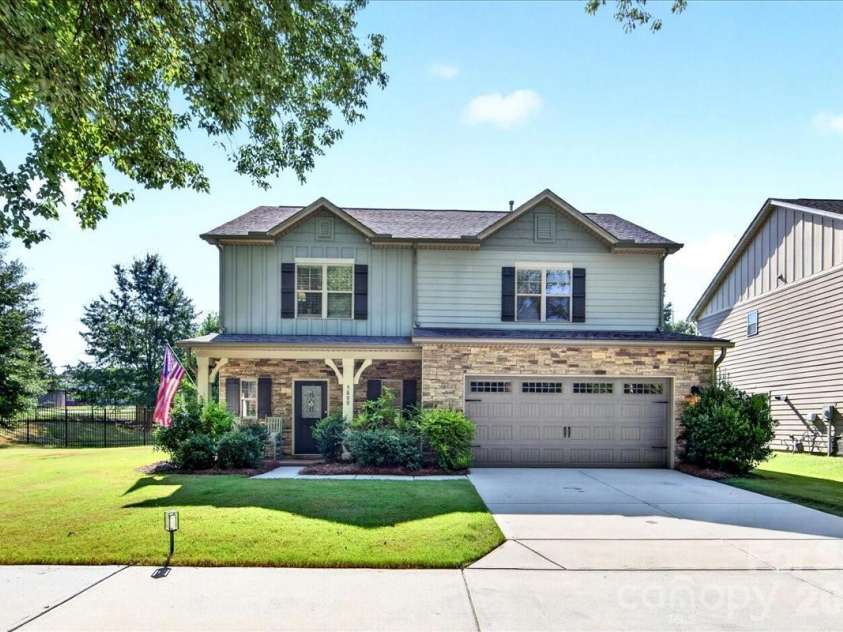 5800 Carmel Road, Charlotte, NC 28226.  MLS# CAR4401755, YatesRealty ID 38877. 
