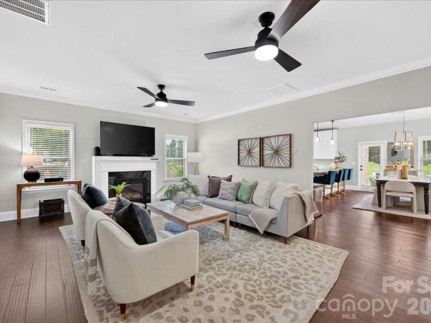 5800 Carmel Road, Charlotte, NC 28226.  MLS# CAR4401755, YatesRealty ID 38877. 