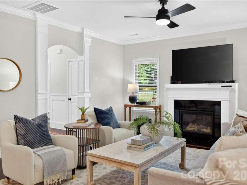 5800 Carmel Road, Charlotte, NC 28226.  MLS# CAR4401755, YatesRealty ID 38877. 