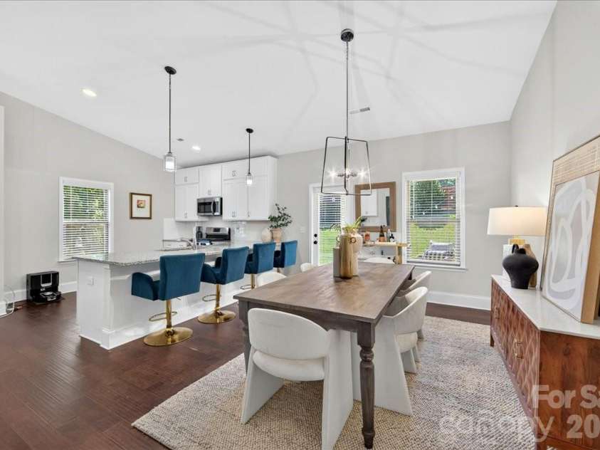 5800 Carmel Road, Charlotte, NC 28226.  MLS# CAR4401755, YatesRealty ID 38877. 
