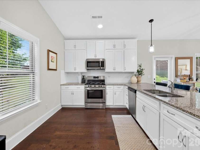 5800 Carmel Road, Charlotte, NC 28226.  MLS# CAR4401755, YatesRealty ID 38877. 