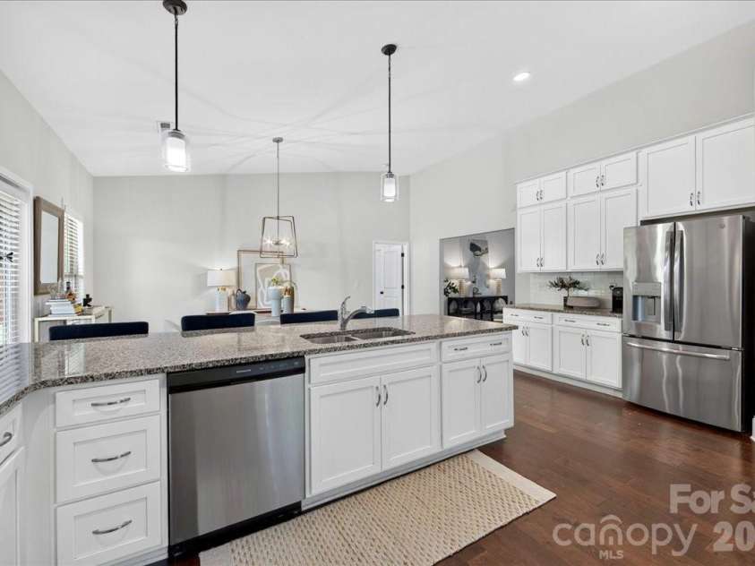 5800 Carmel Road, Charlotte, NC 28226.  MLS# CAR4401755, YatesRealty ID 38877. 