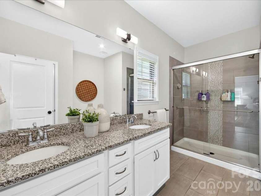 5800 Carmel Road, Charlotte, NC 28226.  MLS# CAR4401755, YatesRealty ID 38877. 