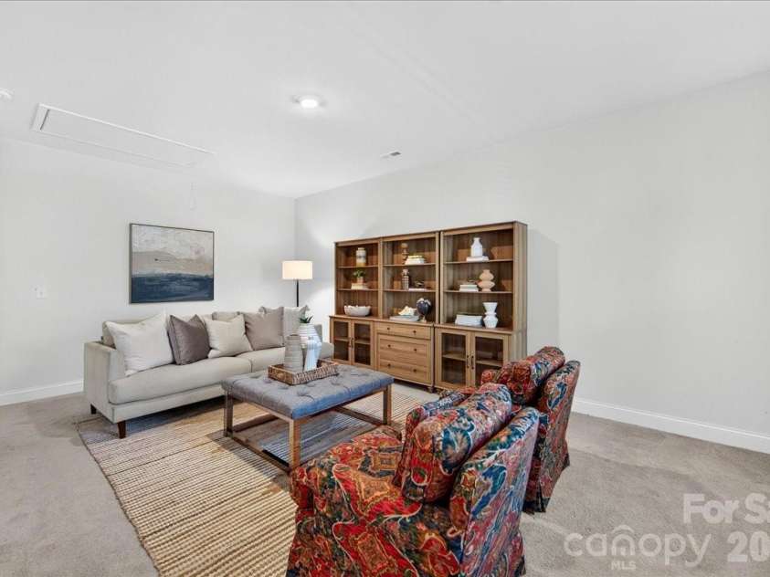 5800 Carmel Road, Charlotte, NC 28226.  MLS# CAR4401755, YatesRealty ID 38877. 
