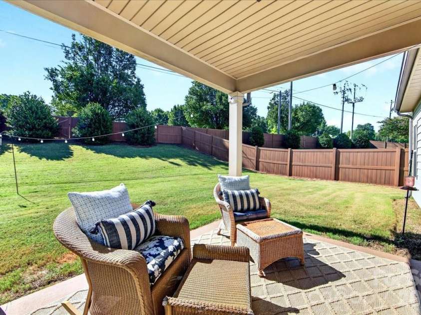 5800 Carmel Road, Charlotte, NC 28226.  MLS# CAR4401755, YatesRealty ID 38877. 