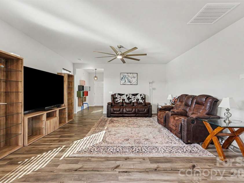 5192 Duck Lane, Catawba, NC 28609.  MLS# CAR4405206, YatesRealty ID 38879. 