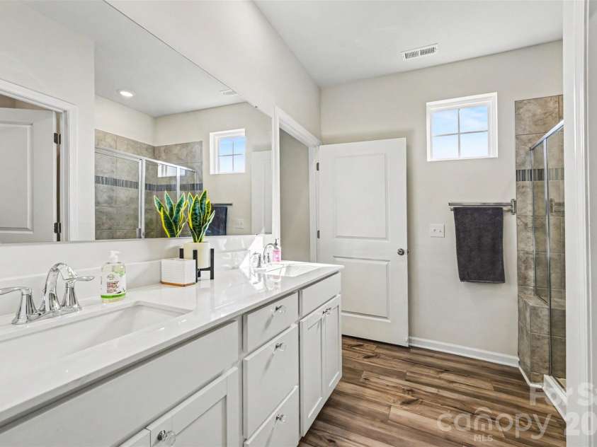 5192 Duck Lane, Catawba, NC 28609.  MLS# CAR4405206, YatesRealty ID 38879. 