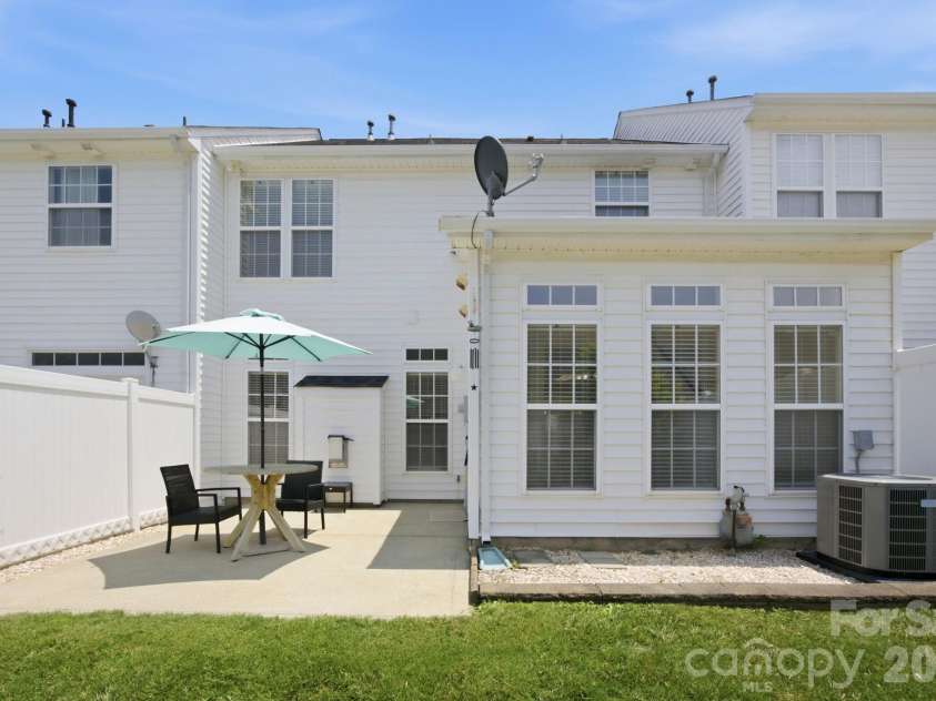 255 Horizon Circle, Rock Hill, SC 29732.  MLS# CAR4401008, YatesRealty ID 38880. 