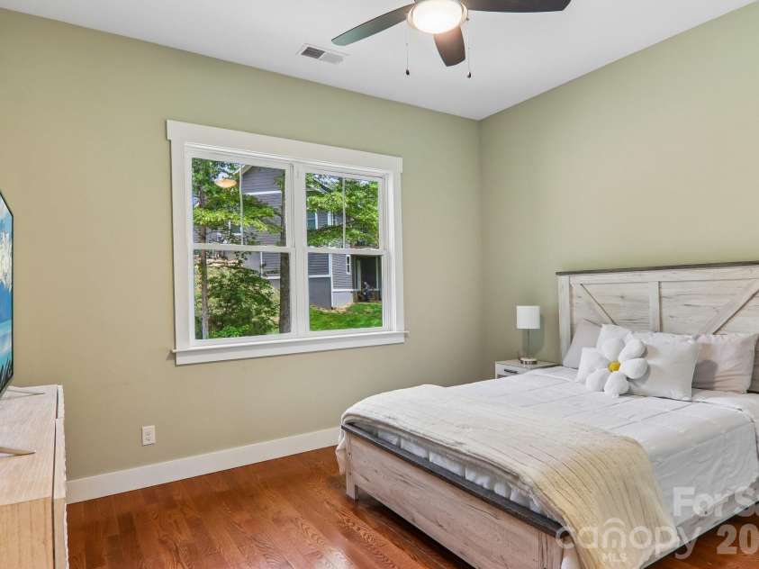 318 Cider Hill Lane, Hendersonville, NC 28792.  MLS# CAR4384067, YatesRealty ID 38882. 