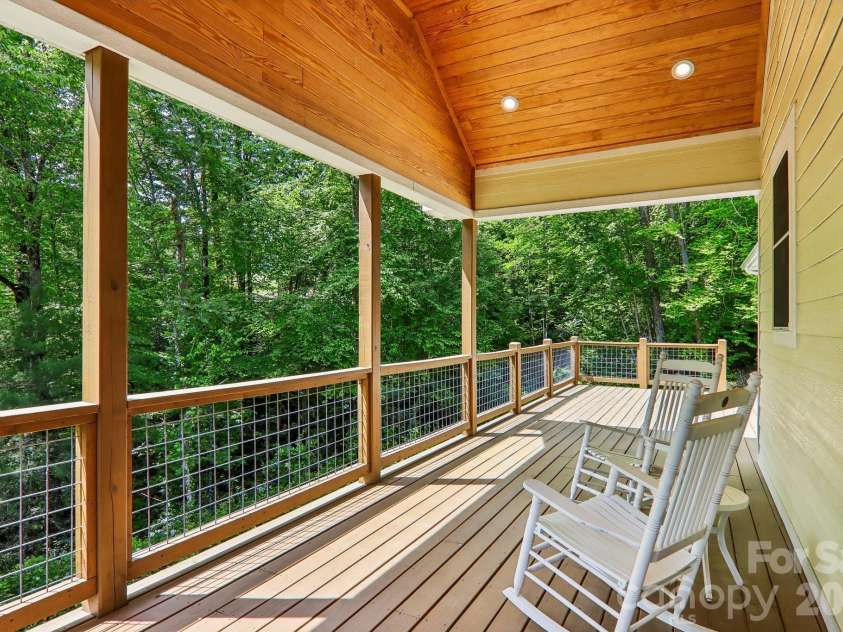 318 Cider Hill Lane, Hendersonville, NC 28792.  MLS# CAR4384067, YatesRealty ID 38882. 