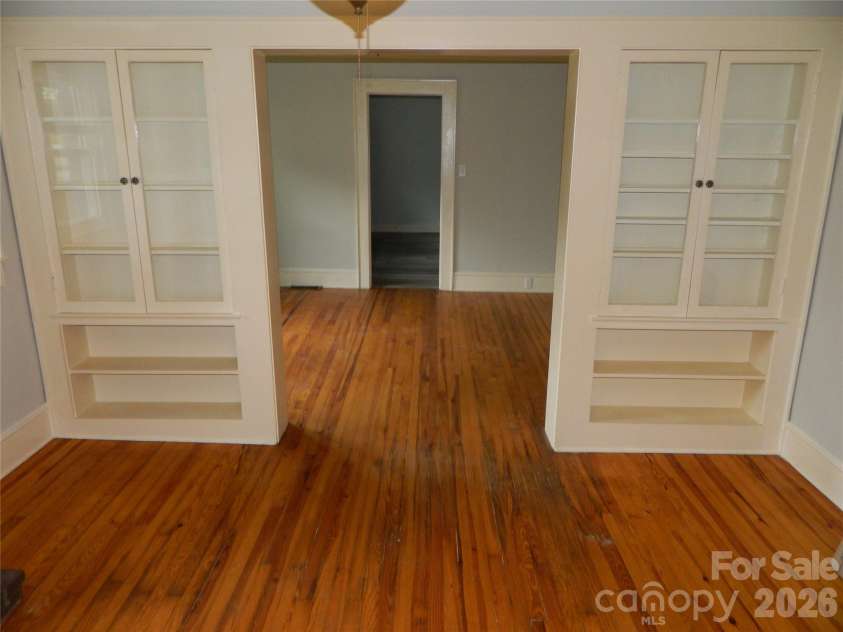 129 Edgebrook Place, Lenoir, NC 28645.  MLS# CAR4395446, YatesRealty ID 38883. 