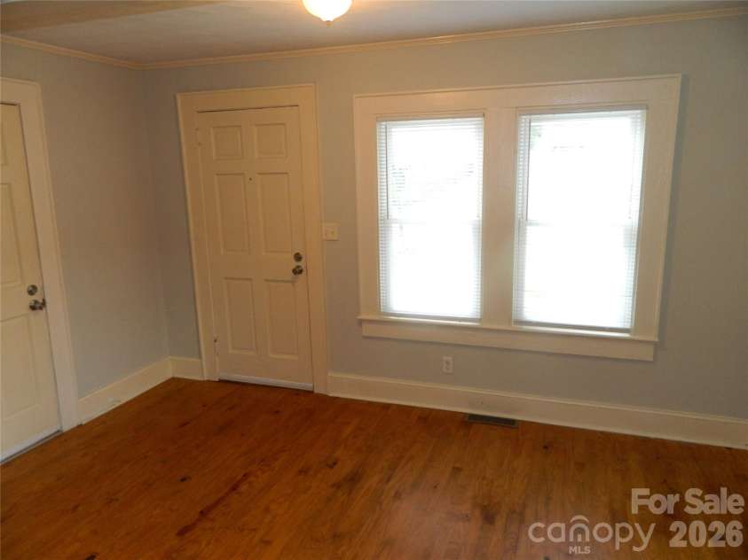 129 Edgebrook Place, Lenoir, NC 28645.  MLS# CAR4395446, YatesRealty ID 38883. 