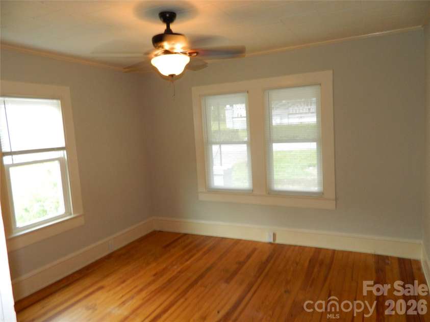 129 Edgebrook Place, Lenoir, NC 28645.  MLS# CAR4395446, YatesRealty ID 38883. 