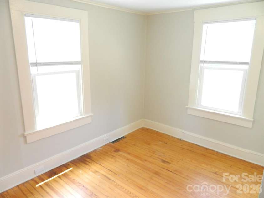 129 Edgebrook Place, Lenoir, NC 28645.  MLS# CAR4395446, YatesRealty ID 38883. 